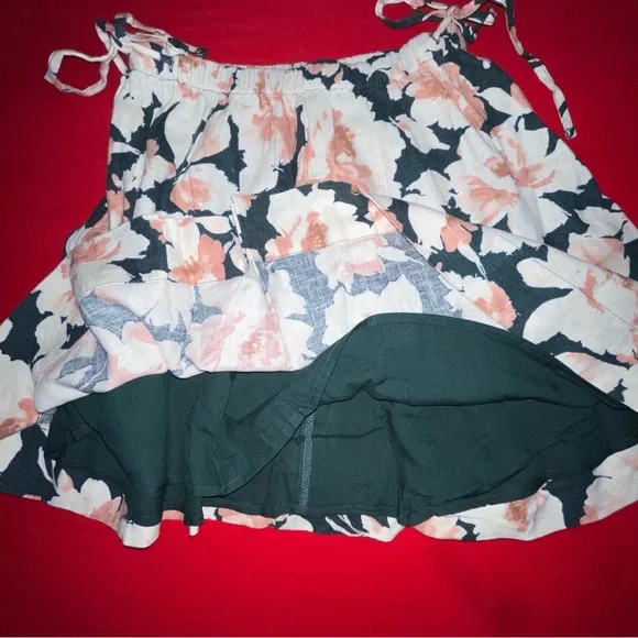 Abercrombie and Fitch Floral Skirt Size XS - Picture 3 of 8